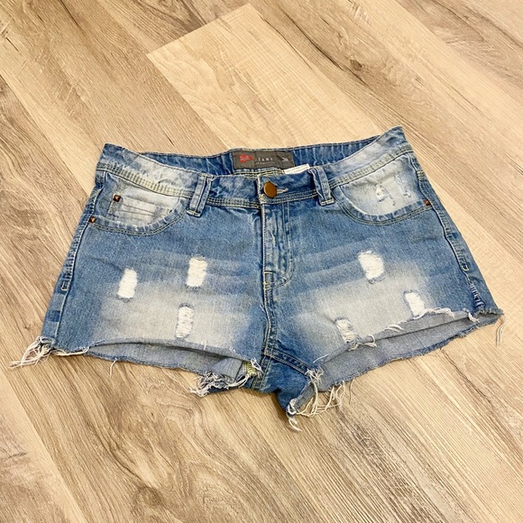 // POOL Jean Shorts - Picture 2 of 6